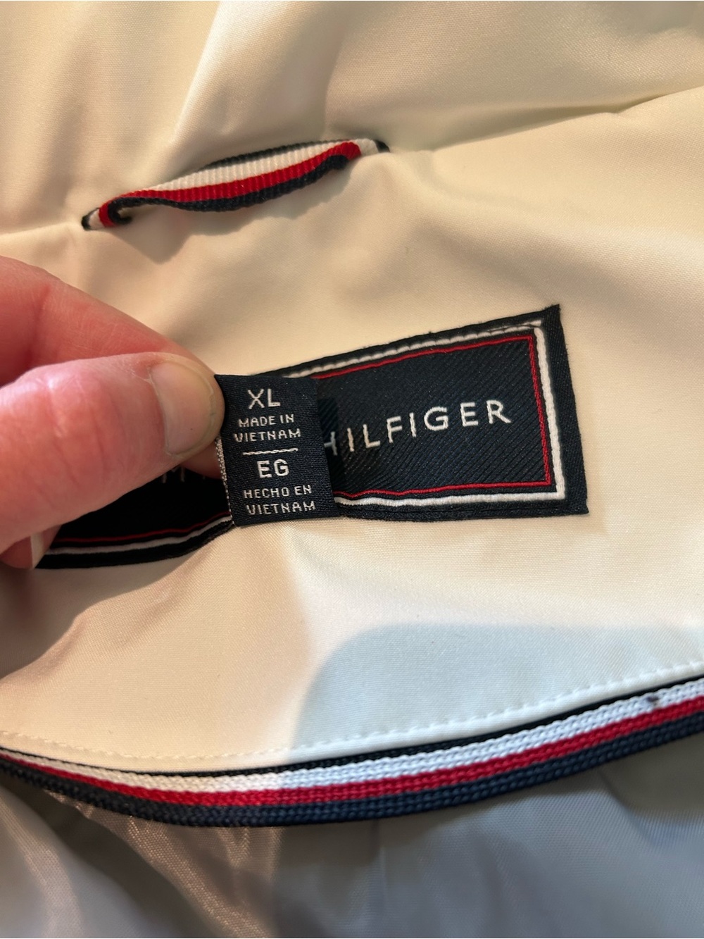 White puffer coat Tommy Hilfiger - Picture 11 of 11
